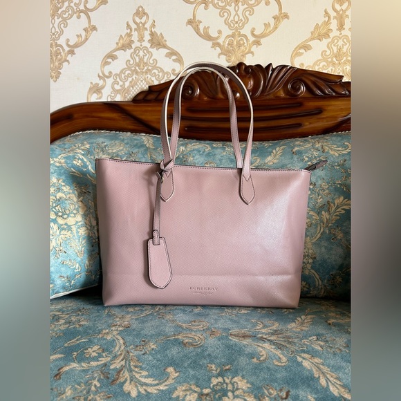 Burberry Handbags - Vintage Burberry tote bag. Used . Size medium